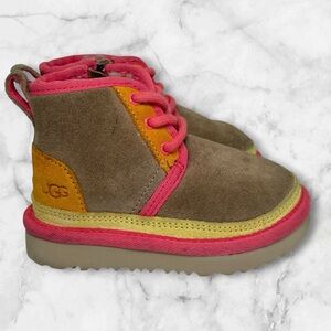 UGG Toddler Neumel II Chukka boots in the "Beachwood/Papaya Orange" size 6